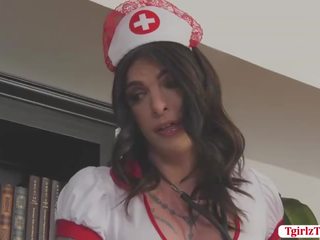Tatuerade sjuksköterska shemale chelsea marie missions anala kön filma