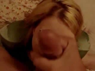Dude cumming on her face in no time! Video