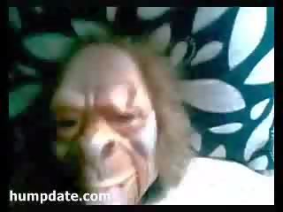 Gf wearing a ape topeng and gives digawe nggo tangan