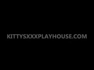 Kittysxxxplayhouse.com rövid rövidnadrág hogy poundout