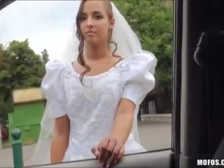 Hot soon to be bride ditched by her BF