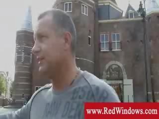 תייר נהנה א סקס סיור ב אמסטרדם