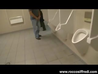 Publiczne toaleta pieprzyć z cycate laska